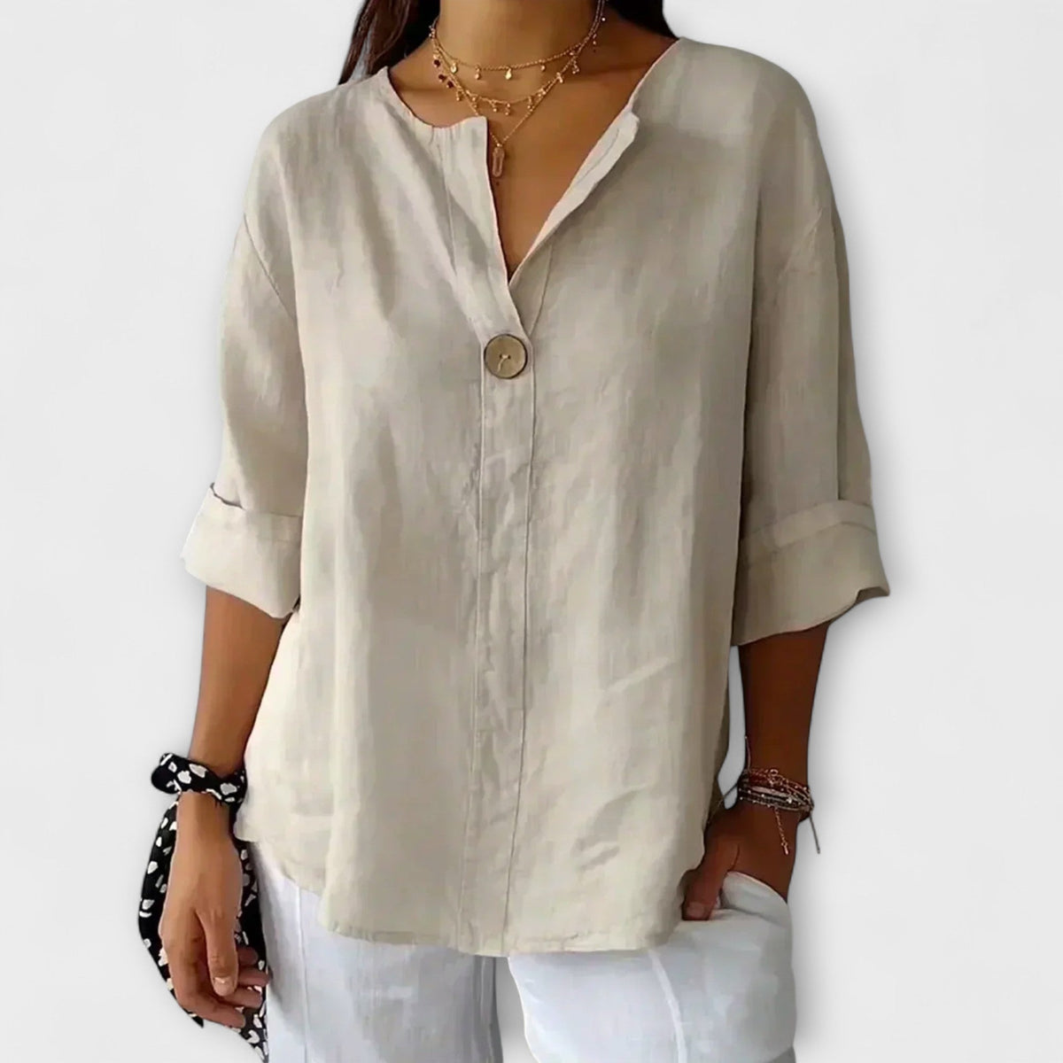 Ingrid - Beige linbluse med V-hals