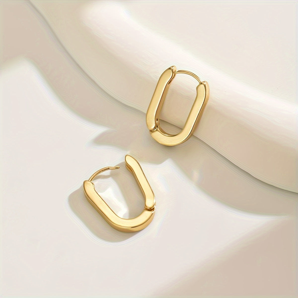 Astrid - Elegante geometriske creoler