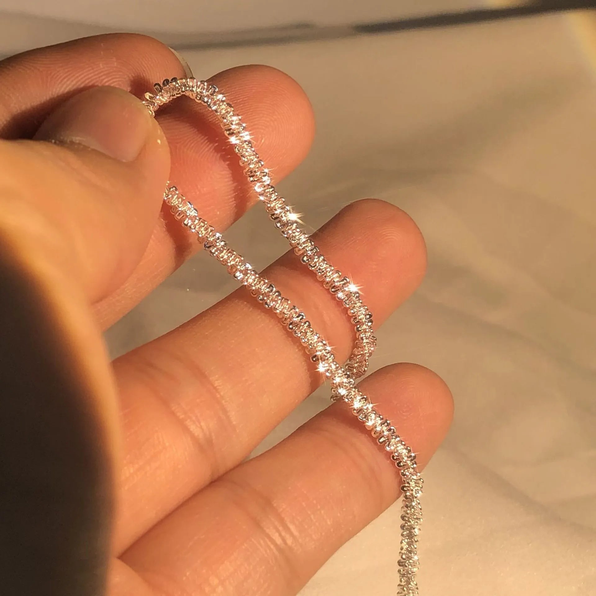 Betzy - Glitrende Armbånd