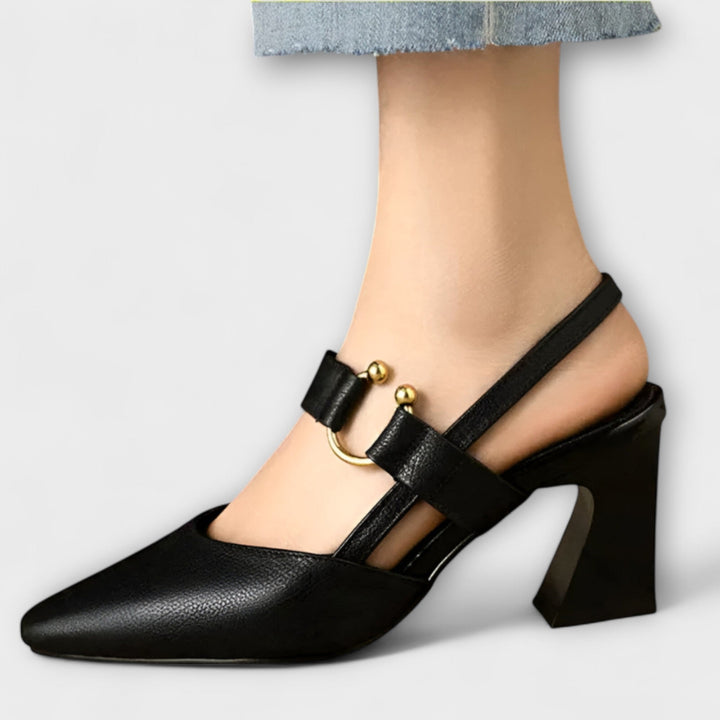 Marte - Elegante pumps med spenne- og hælrem