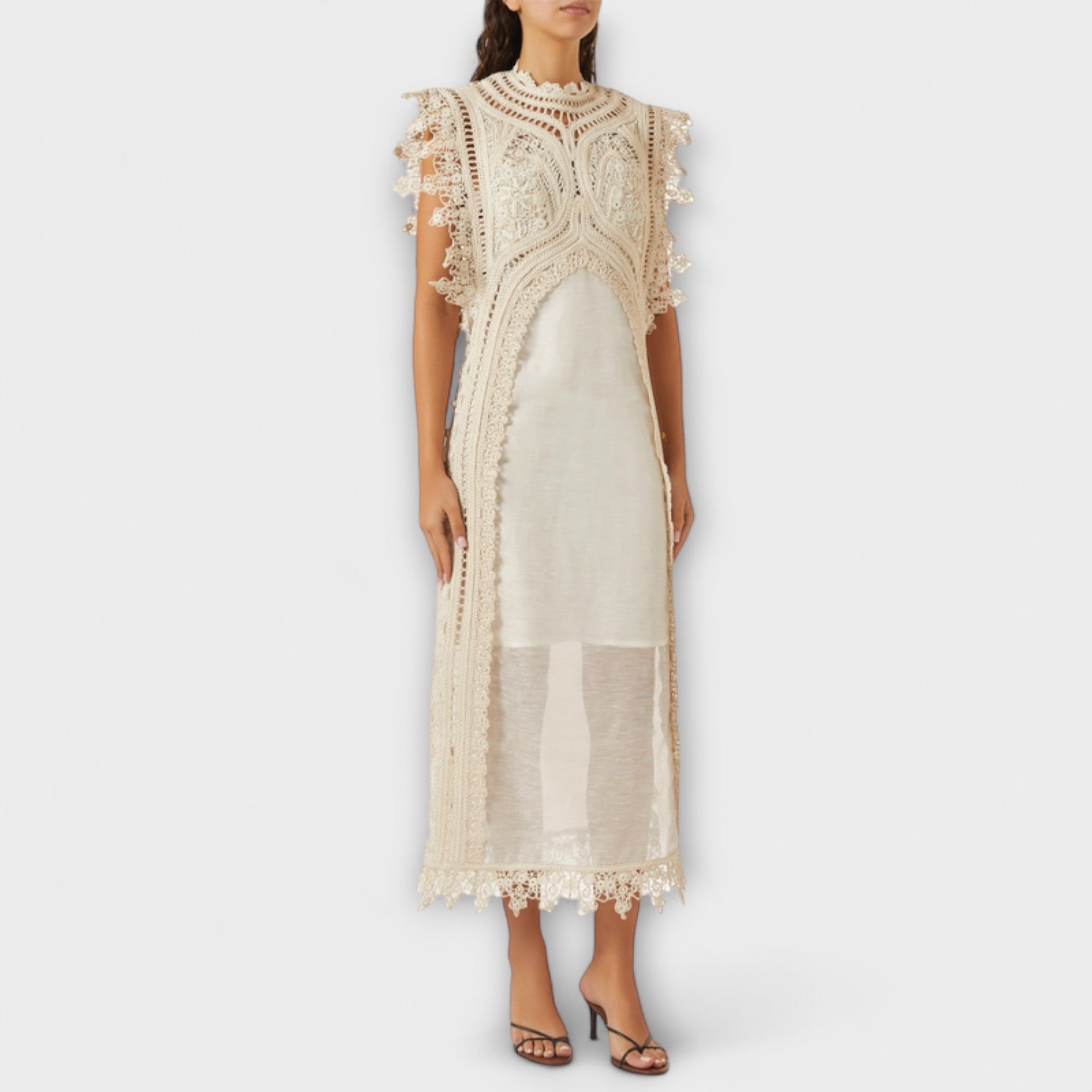 Saga - Kremfarget organza Lang kjole med Blonder