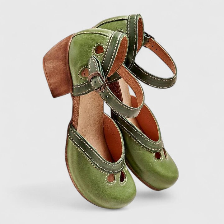 Ingeborg - Sandaler med nagler i blå