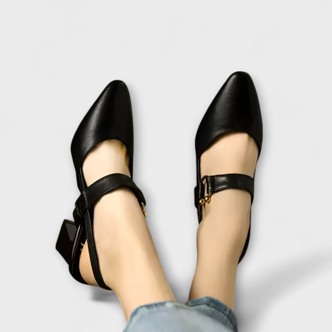 Marte - Elegante pumps med spenne- og hælrem
