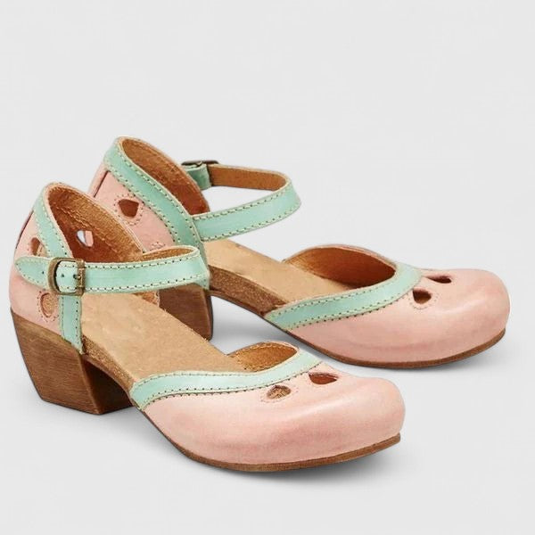 Ingeborg - Sandaler med nagler i blå