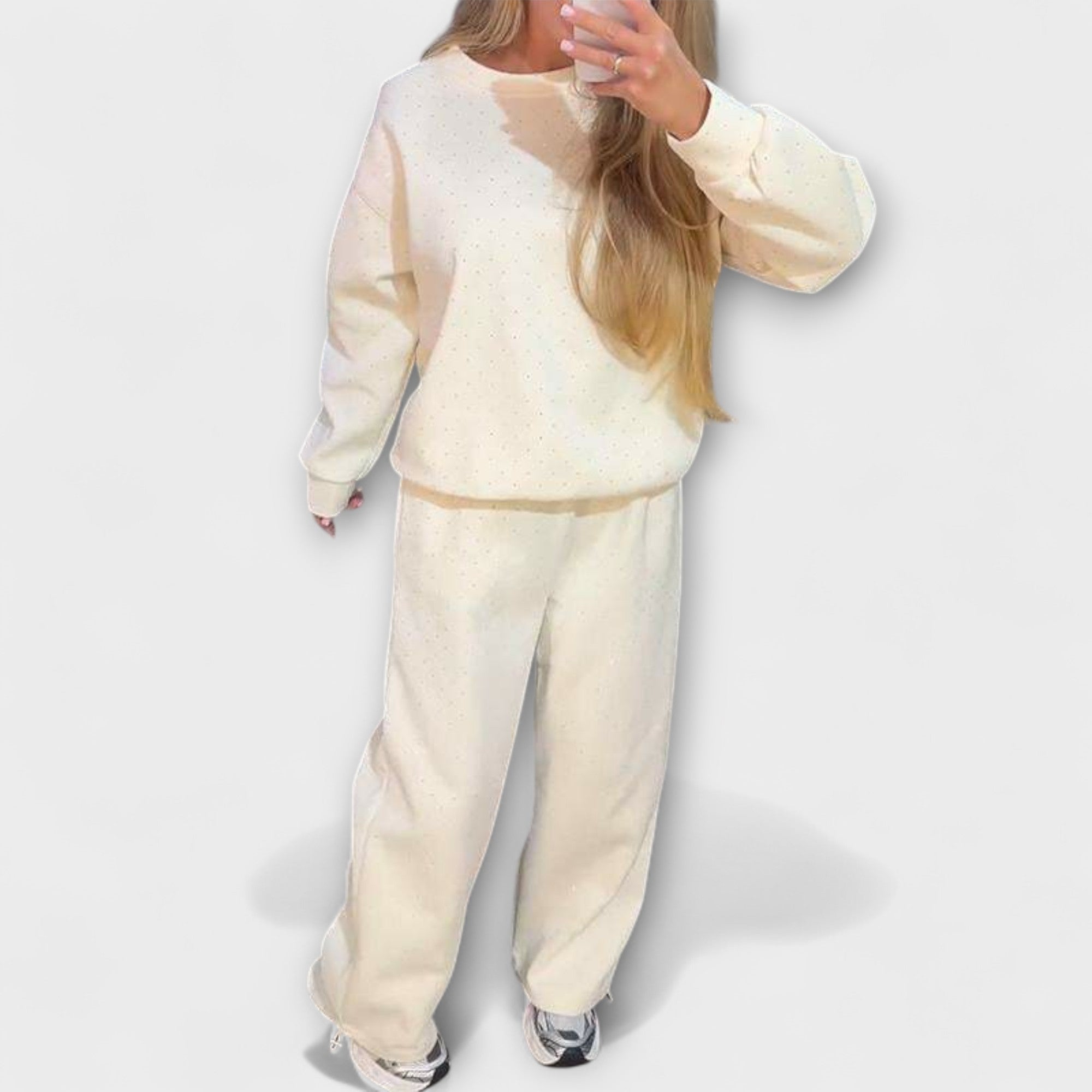 Ragnhild - Kremfarget fritids-sett