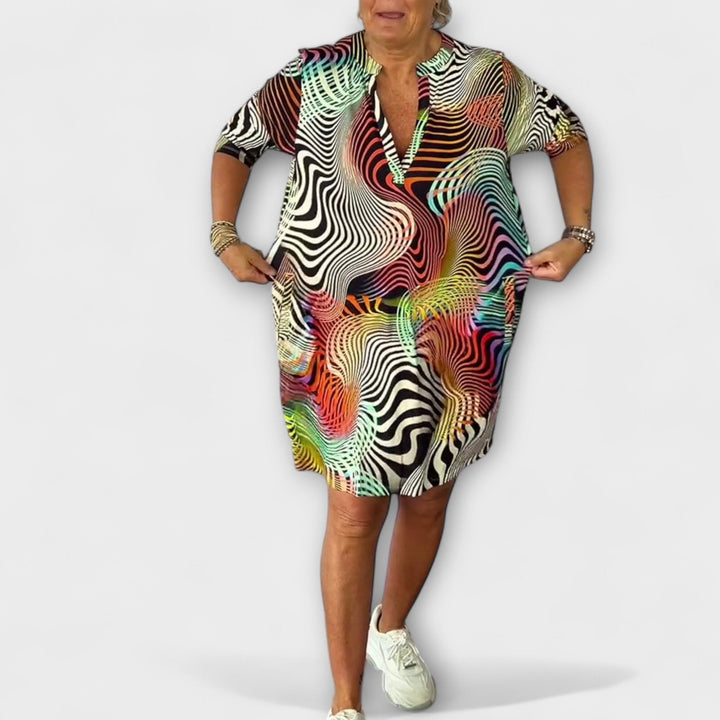 Birgit - Farbiges Kleid mit V-Ausschnitt und Muster
