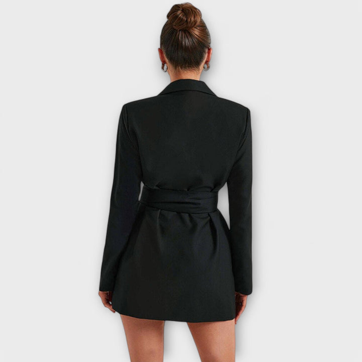 Åse - Svart blazer-kjole med V-hals