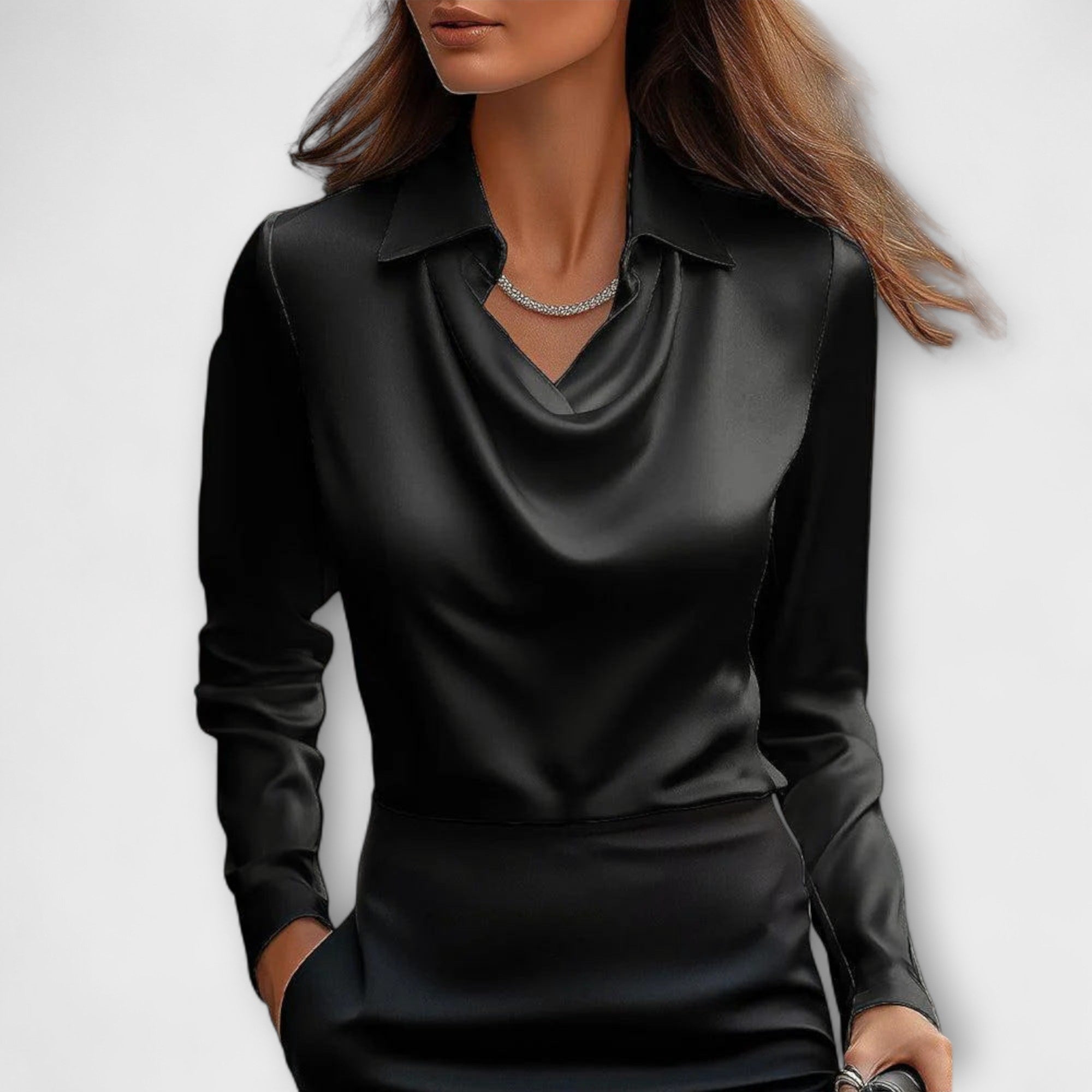 Unni - Champagnefarget skinnende bluse med rynker