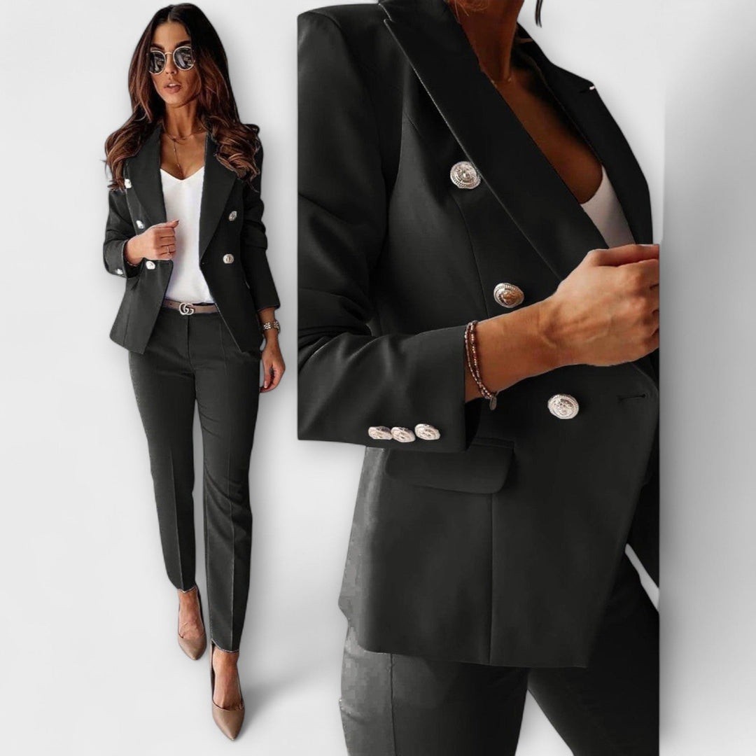 Kaia - Svart dress med blazer og bukse