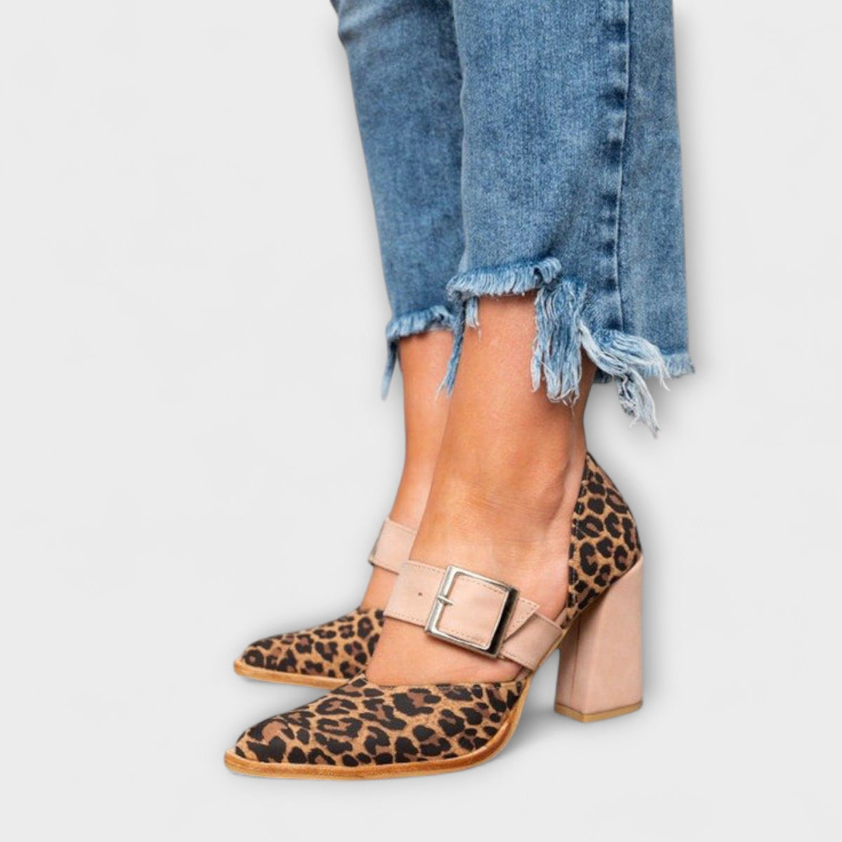 Tordis - Leopardpumps med spenne