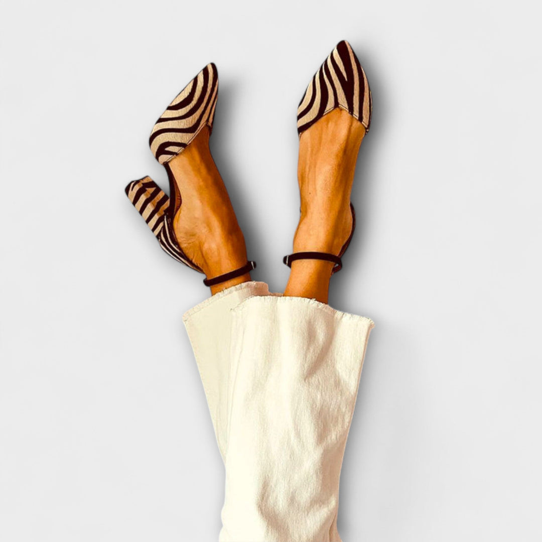 Camilla - Markante pumps i sebradesign