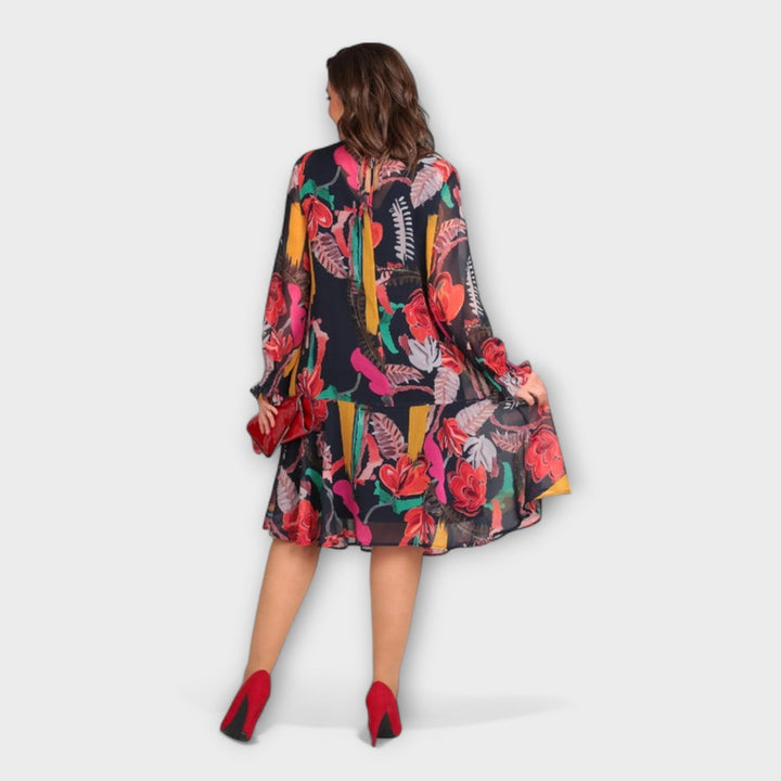 Frøya - Elegant Plus-Size Kjole med Blomstermønster