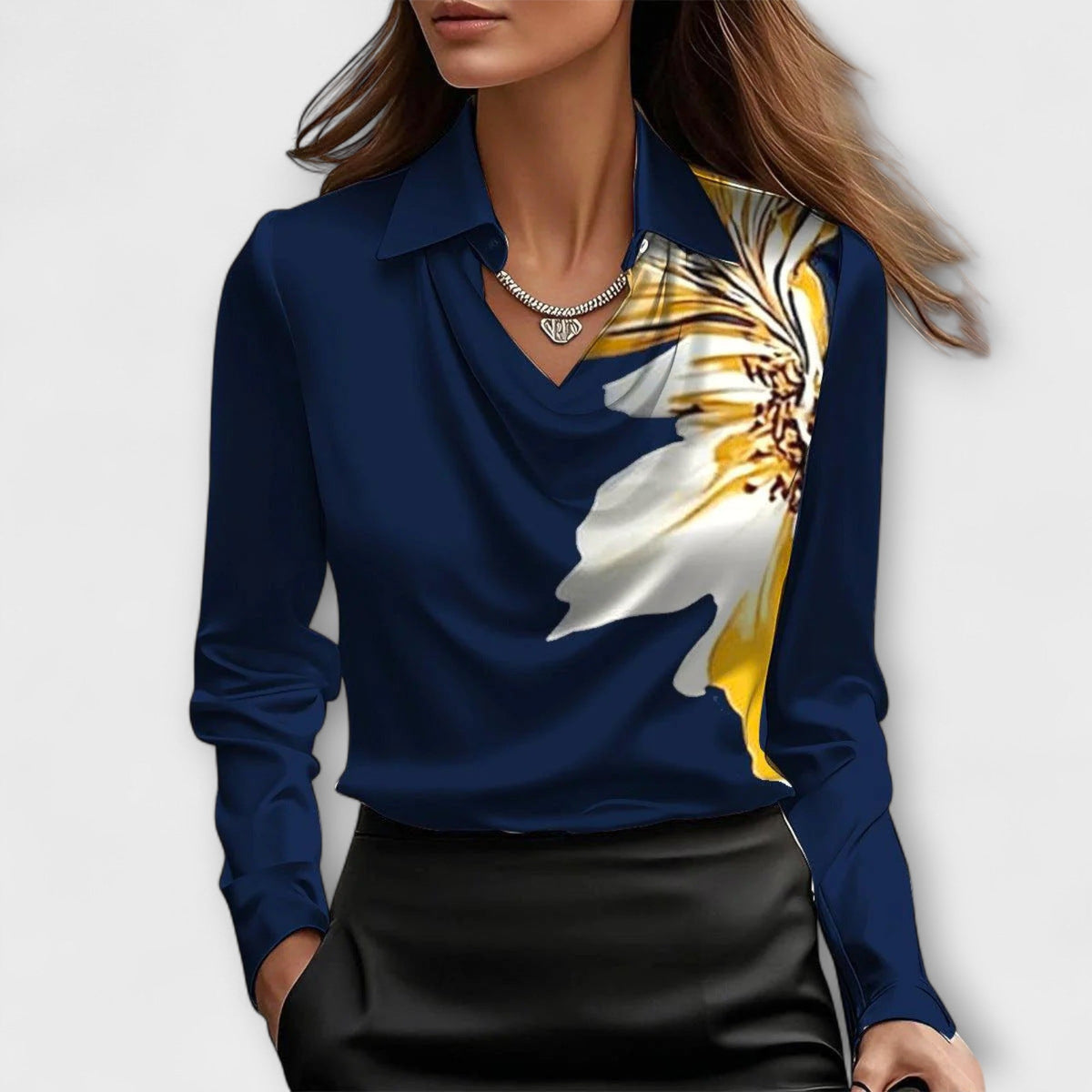 Unni - Champagnefarget skinnende bluse med rynker