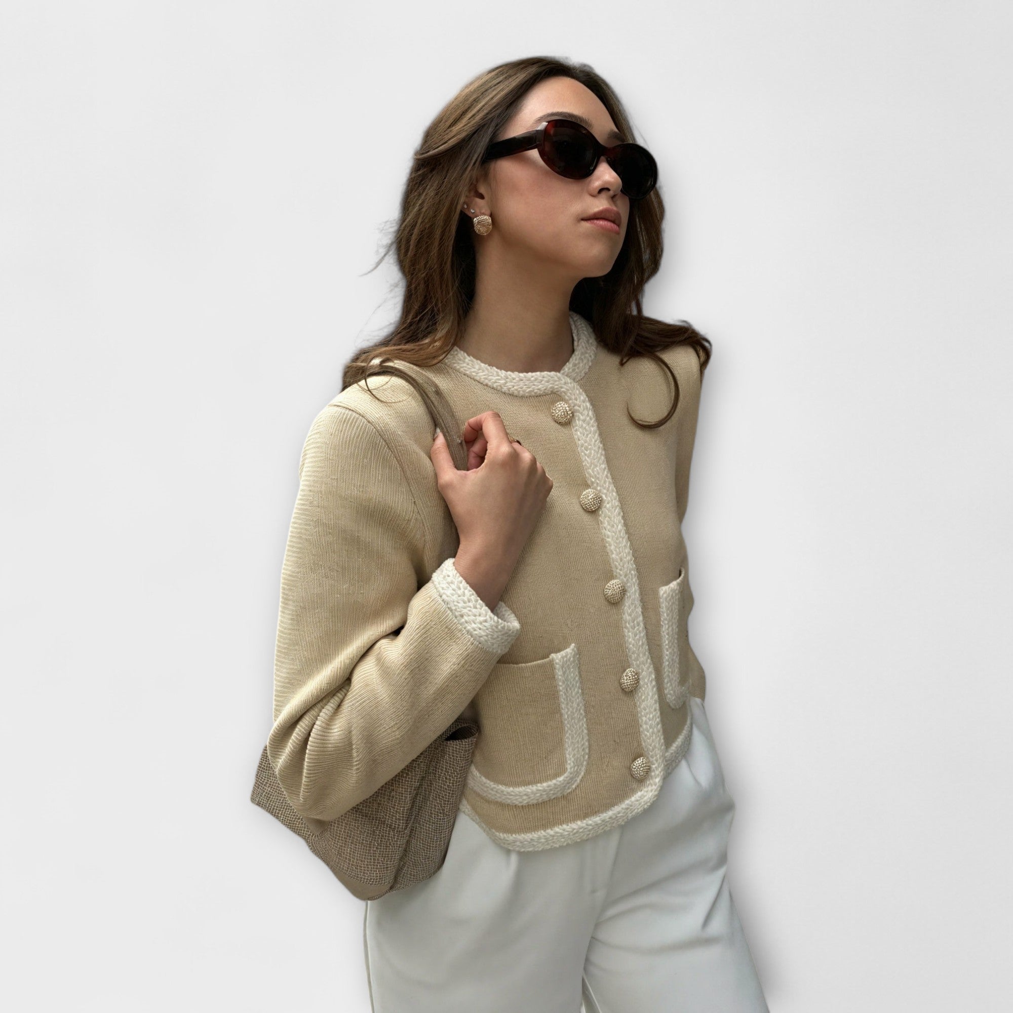 Sofie - Klassisk beige jakke med dekorative lommer
