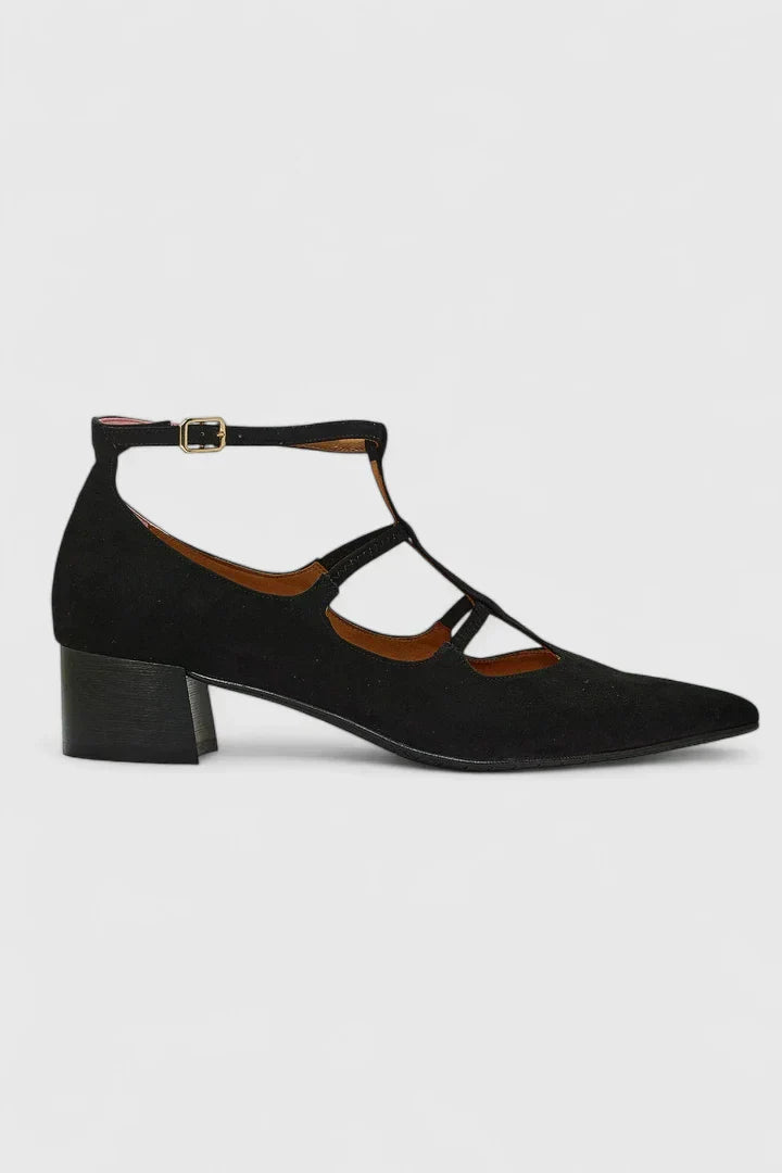 Karin - Svarte pumps med T-rem