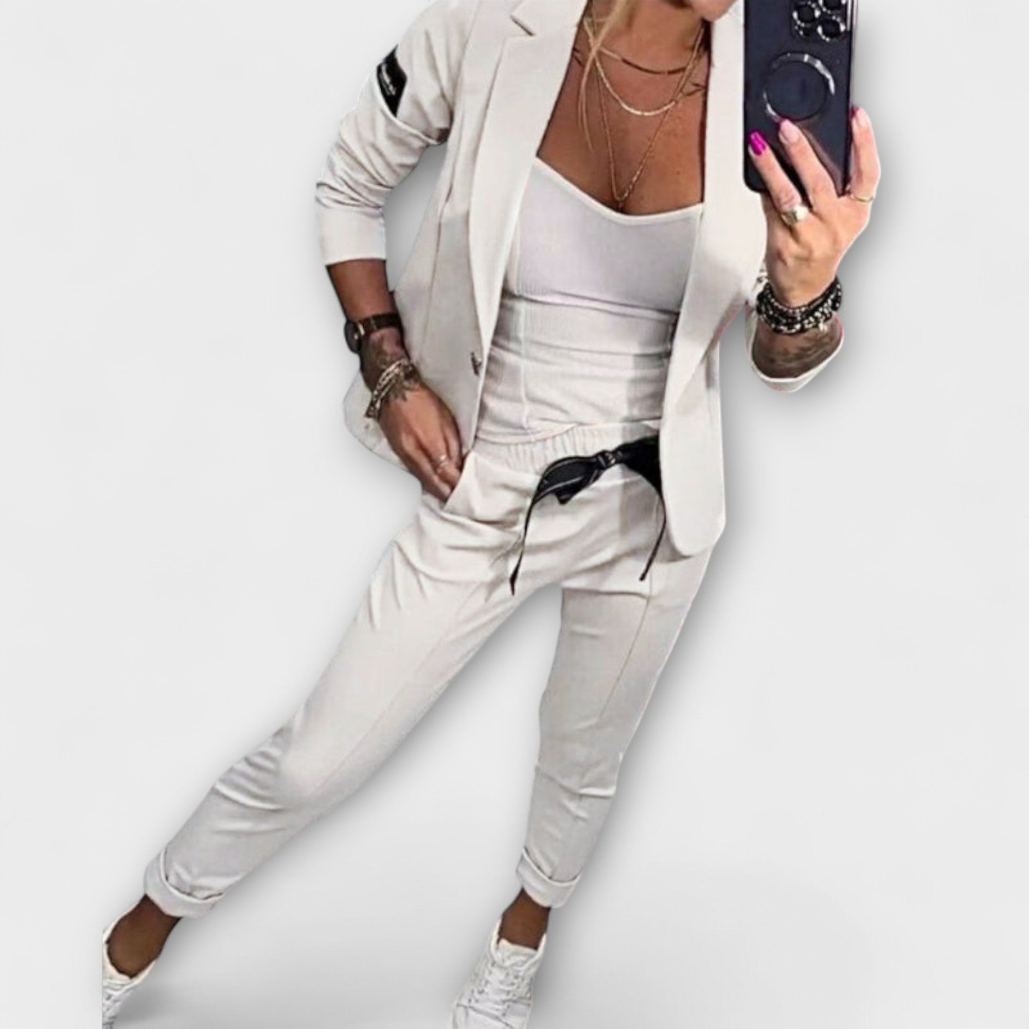 Herborg - Beige sett med topp, blazer og bukser