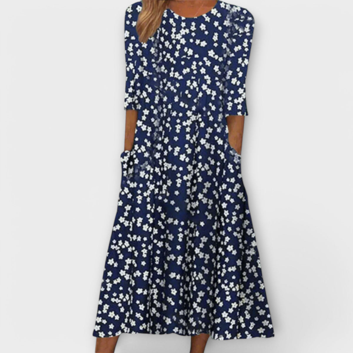 Grethe - Elegant blomsterkjole med små blomster