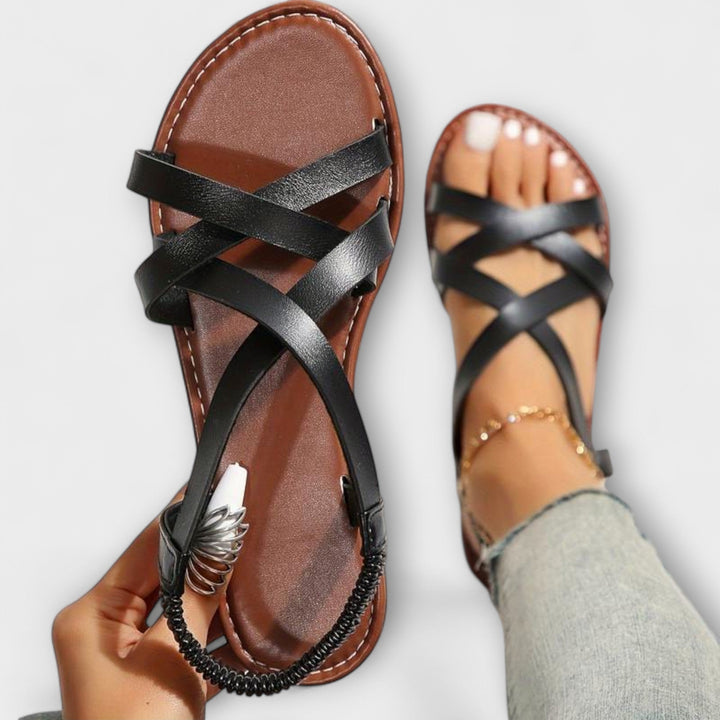 Ellen – Sandaler med kryssremmer