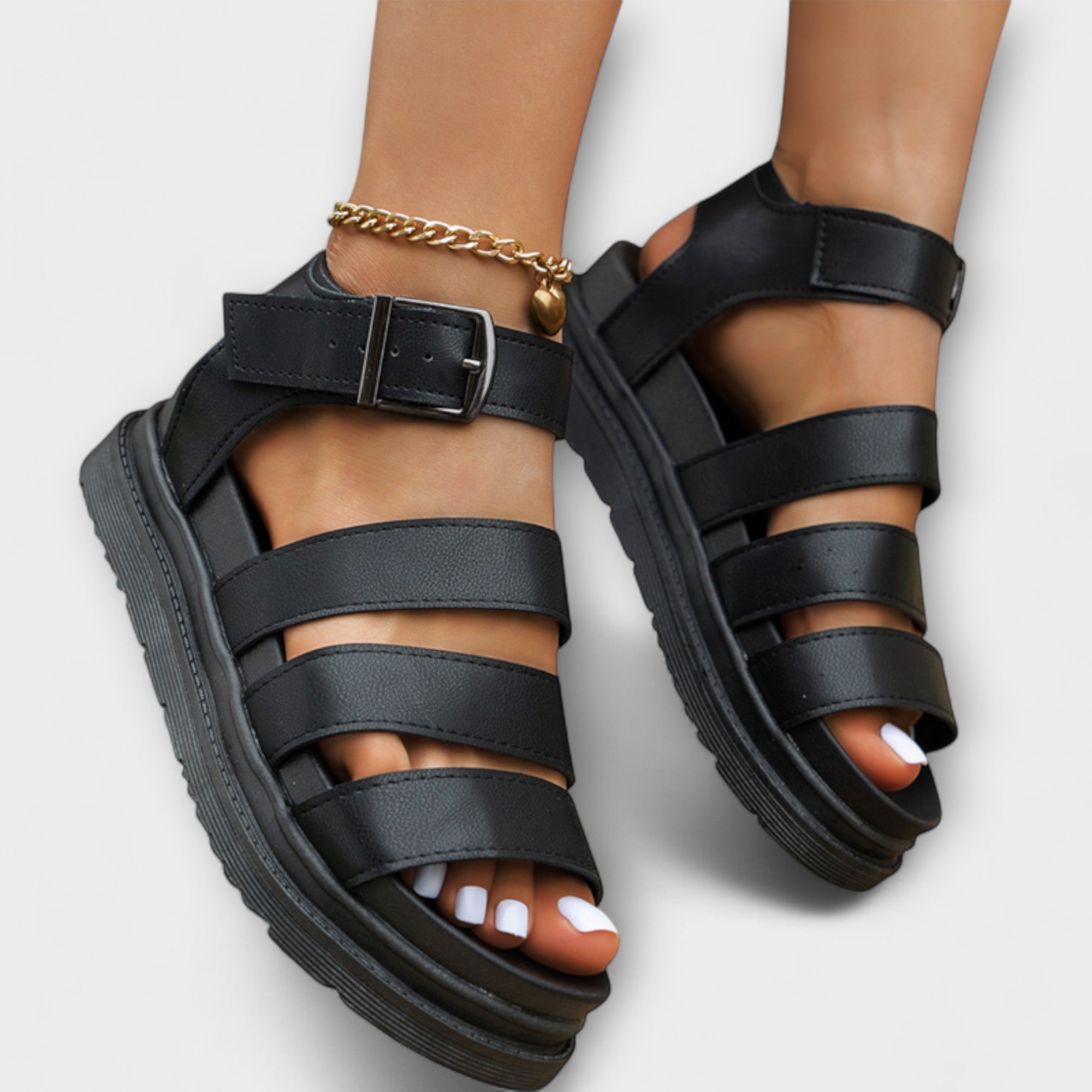 Ada - Sandaler med flere remmer
