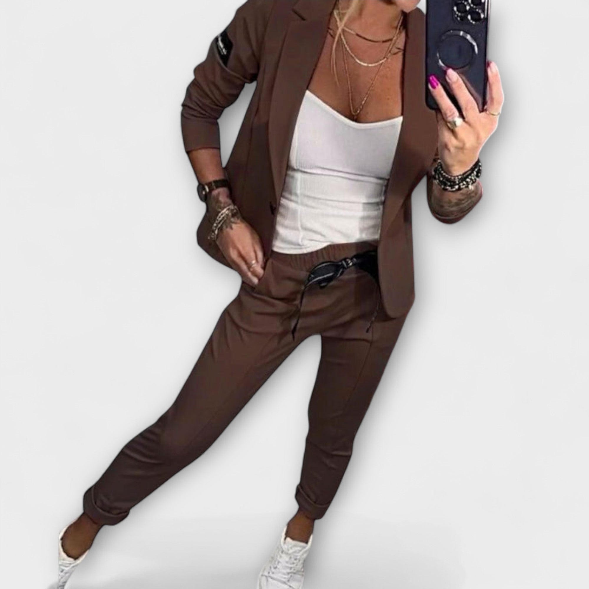 Herborg - Beige sett med topp, blazer og bukser