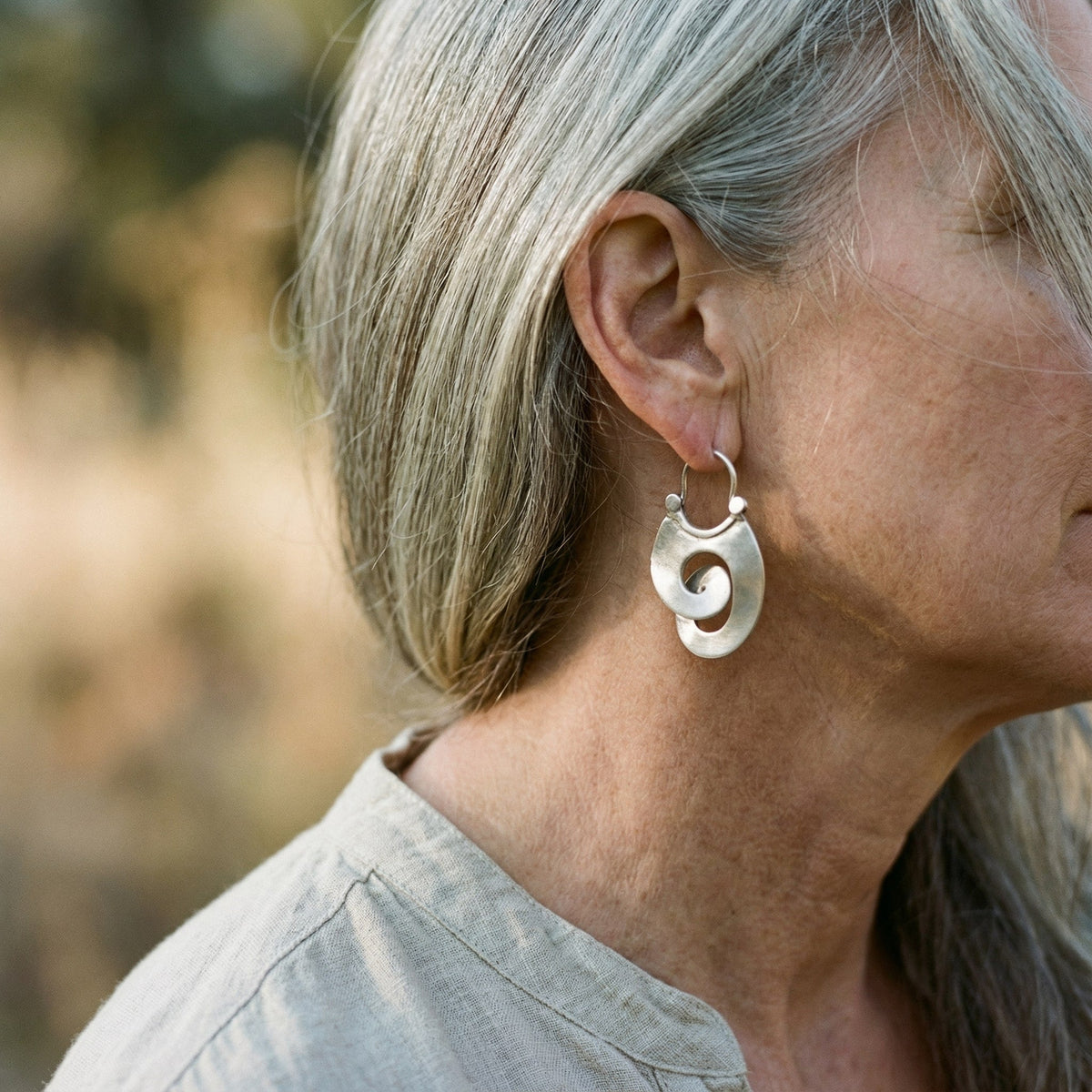 Grethe - Nostalgisk sølv øredobber med spiral