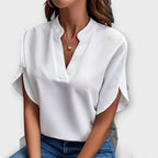 Tordis - Hvit lett bluse med V-hals
