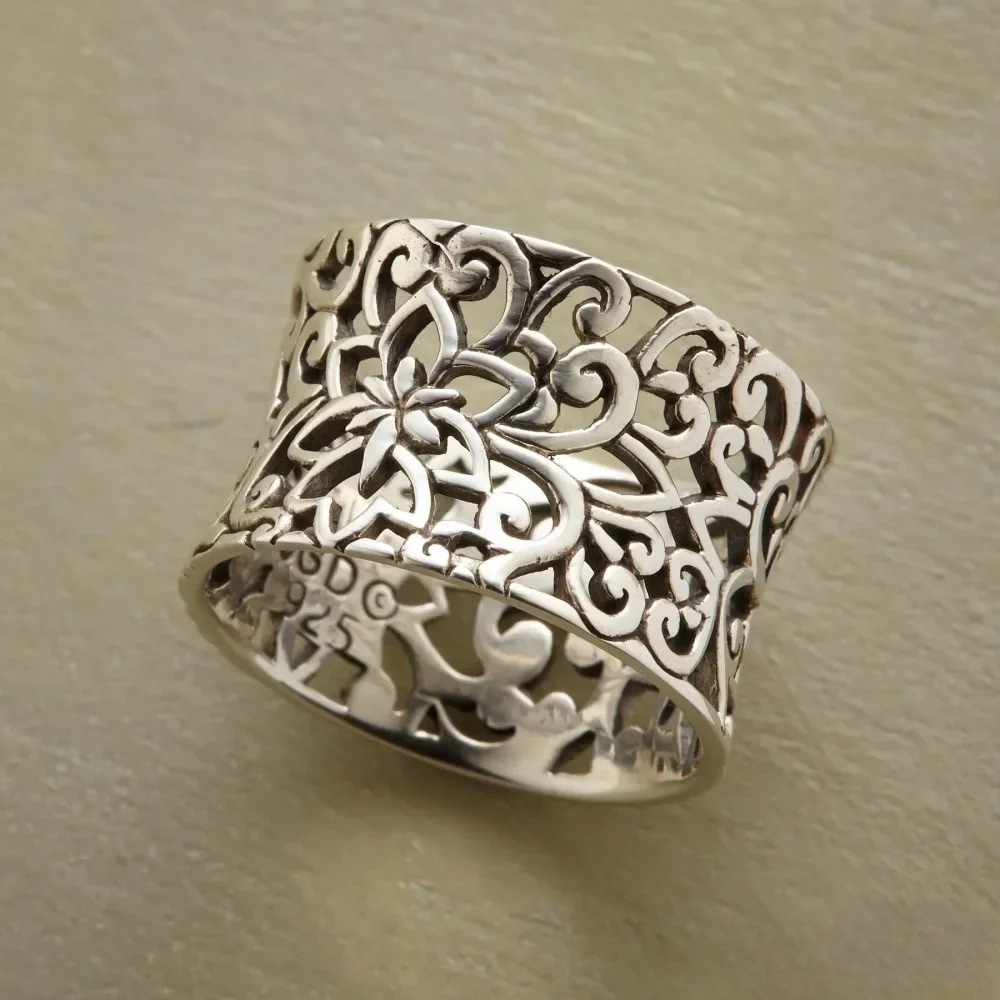 Hege - Antikk hul Ring