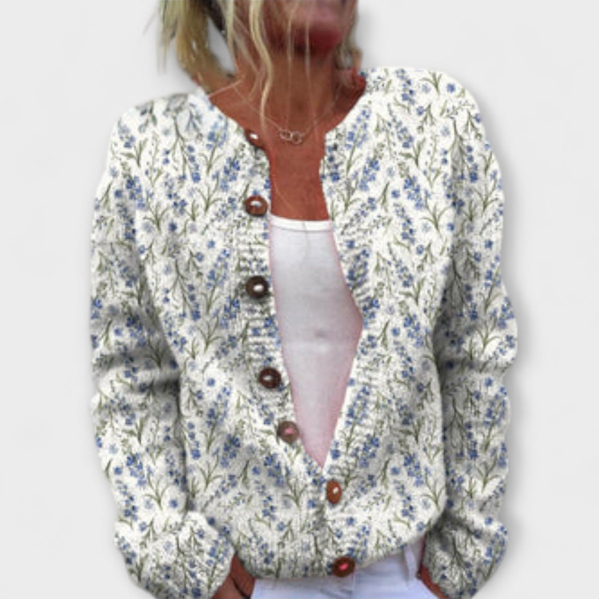 Oddny - Hvit blomster-cardigan i ullblanding