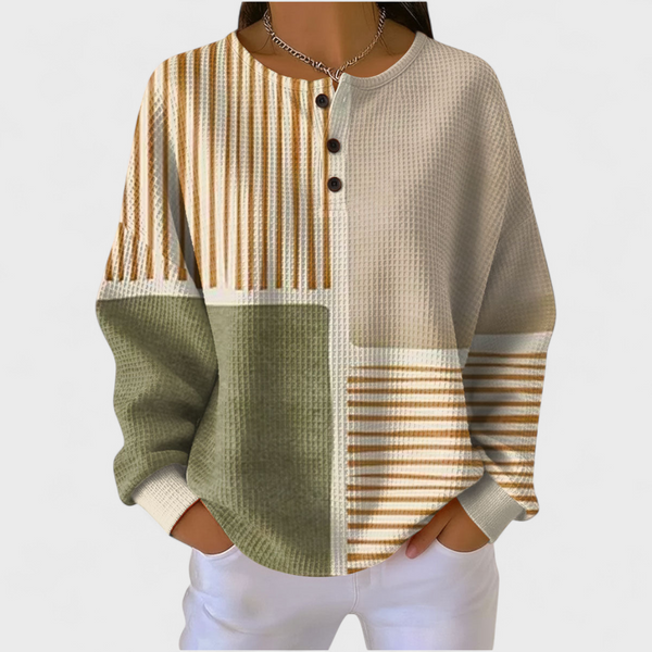 Solveig - Beige genser med striper og lappemønster