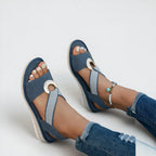 Torhild - Flate sandaler med metallspenne