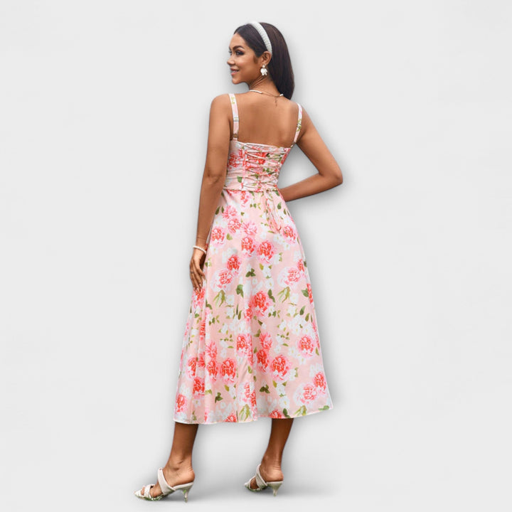 Ingfrid - Cream-coloured dress with ruffles and slit