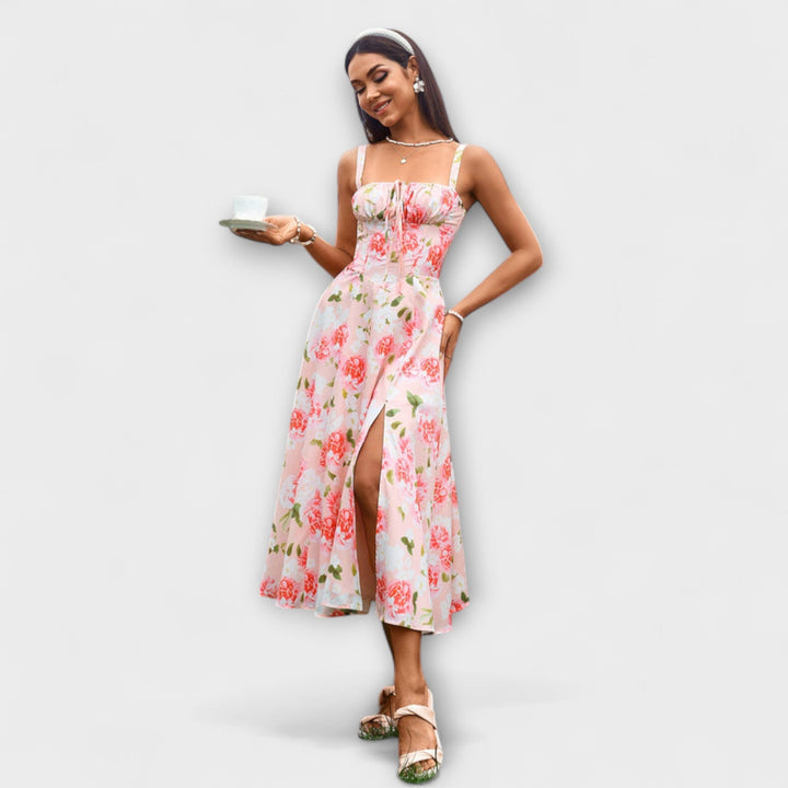 Ingfrid - Cream-coloured dress with ruffles and slit