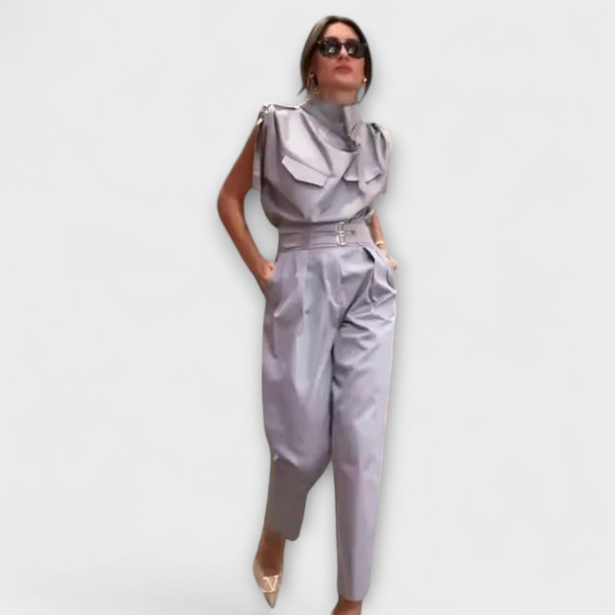 Berit - Khakifarget elegant buksedress-sett
