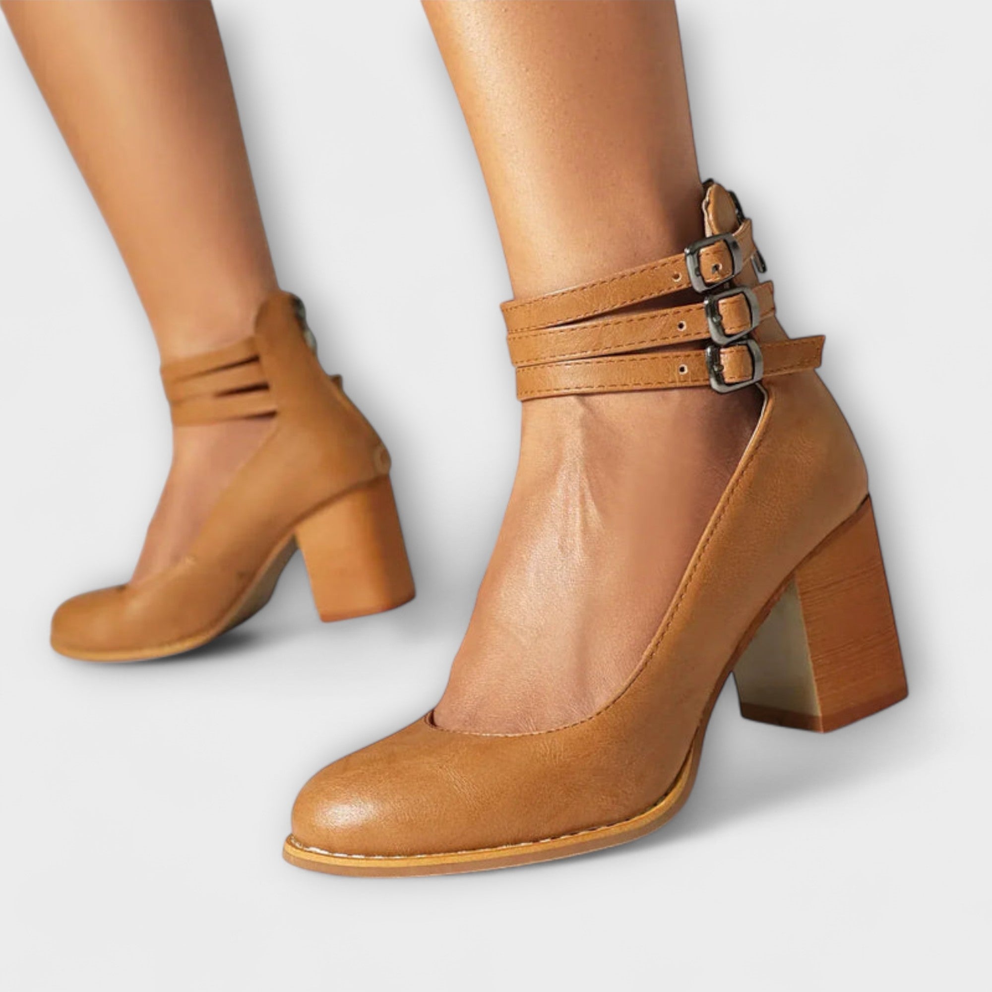 Nina - Røde Pumps med remmer