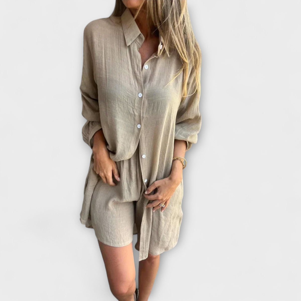 Jenny - Grått sett med bluse og shorts
