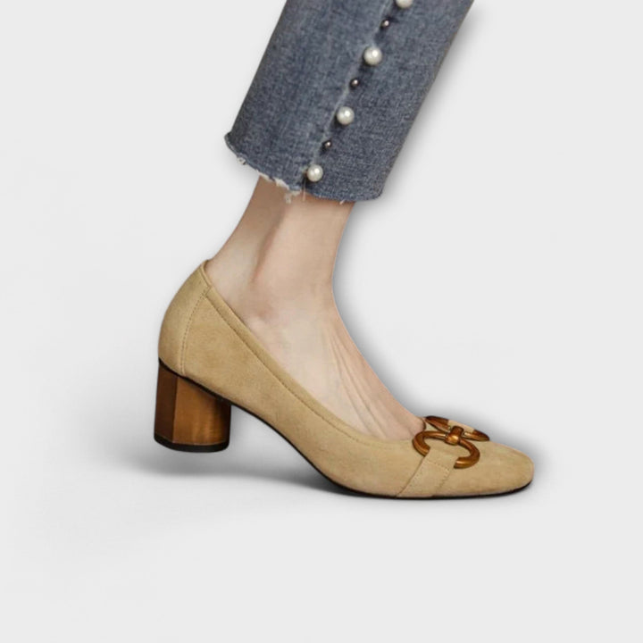 Silje - Pumps med gyllen spenne