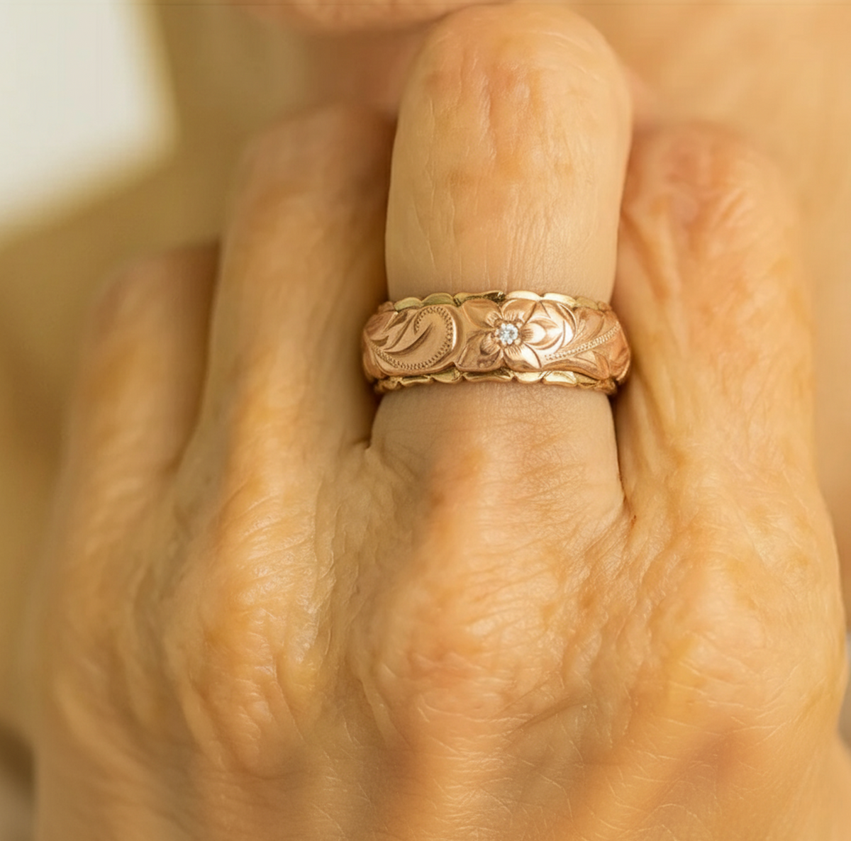 Randi - Elegant gullring for enhver anledning