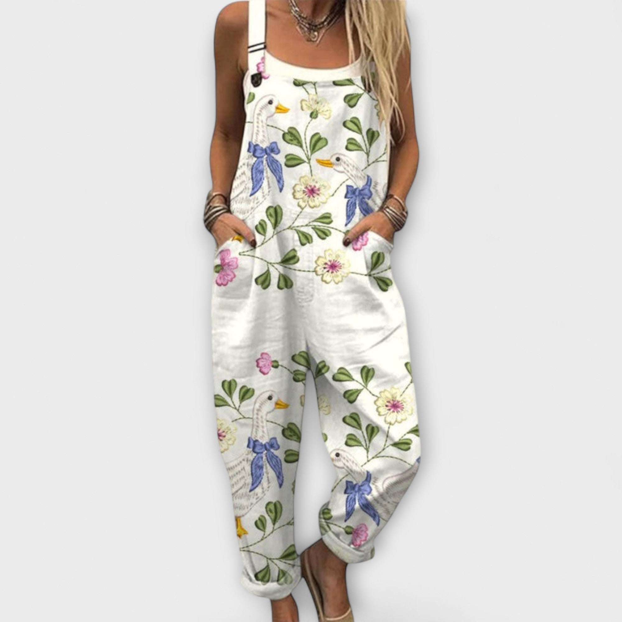 Ingvild - Hvit selebukse med fargerike blomster