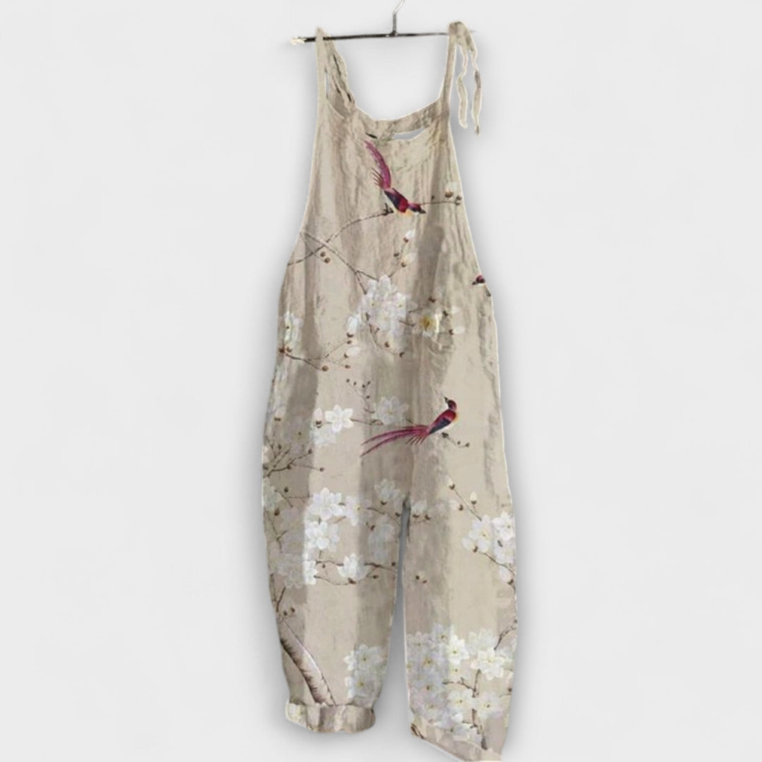 Eldbjørg - Latzhose in Beige mit zartem Blumenmuster