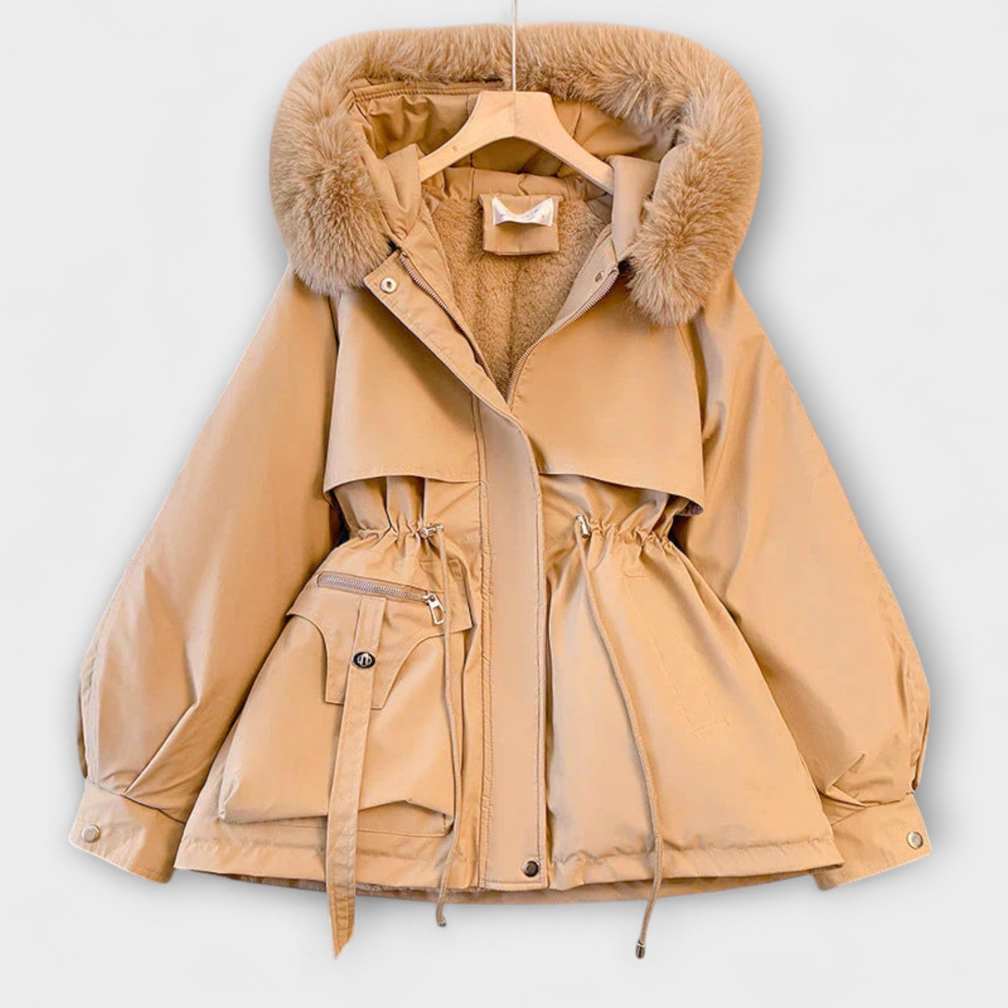 Hanne - Beige elegant vinterjakke med pelskrage