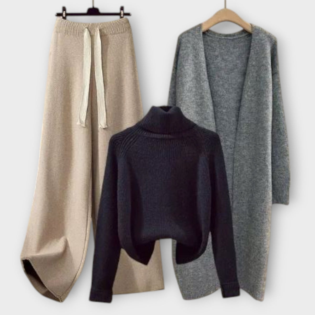 Kirsti - Beige tre-delt strikkesett