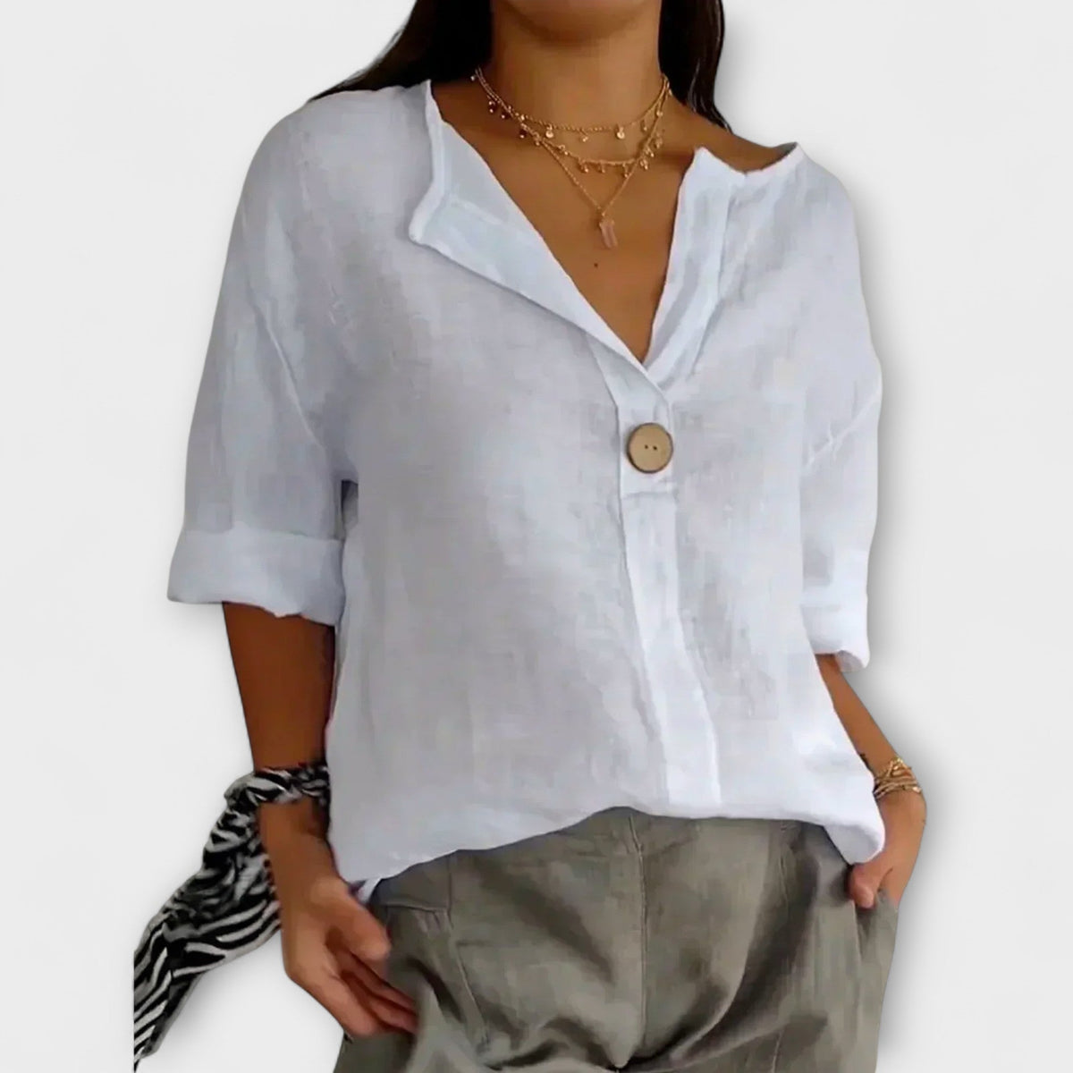 Ingrid - Beige linbluse med V-hals