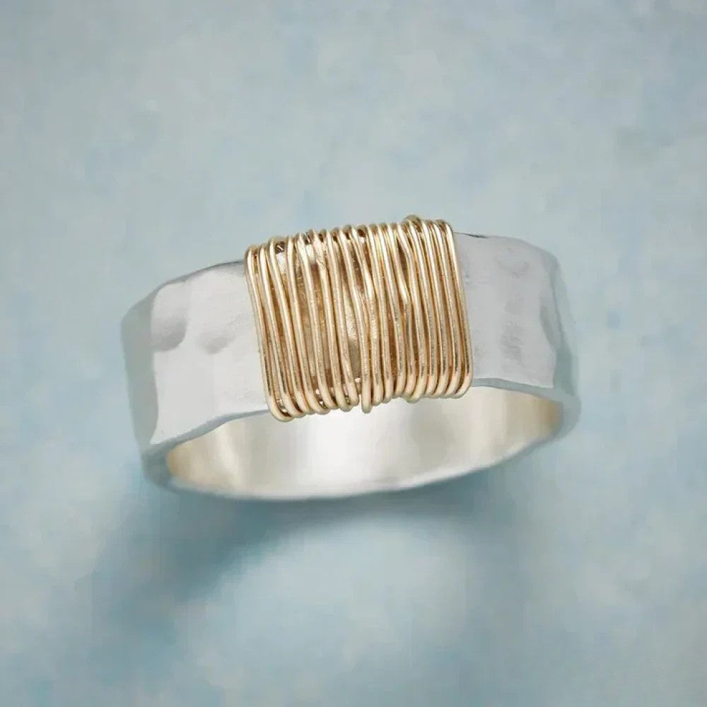 Liv - Nostalgisk Ring med Tråder