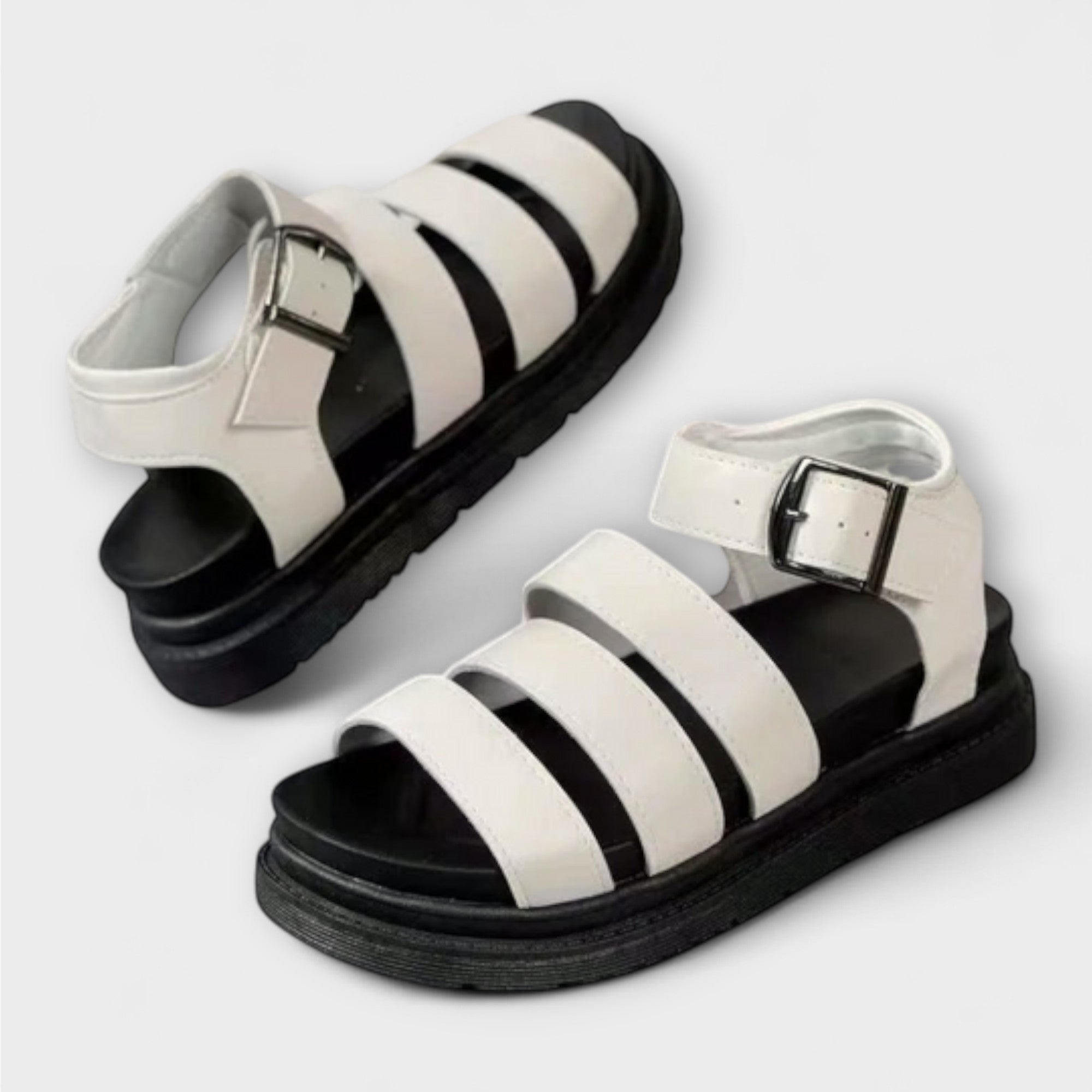 Ada - Sandaler med flere remmer