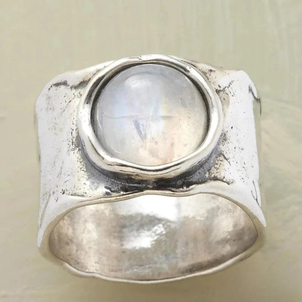 Solveig - Antikk Ring med Stein
