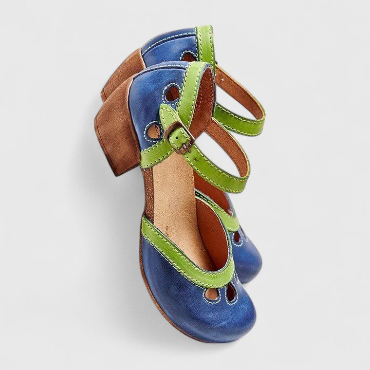 Ingeborg - Sandaler med nagler i blå