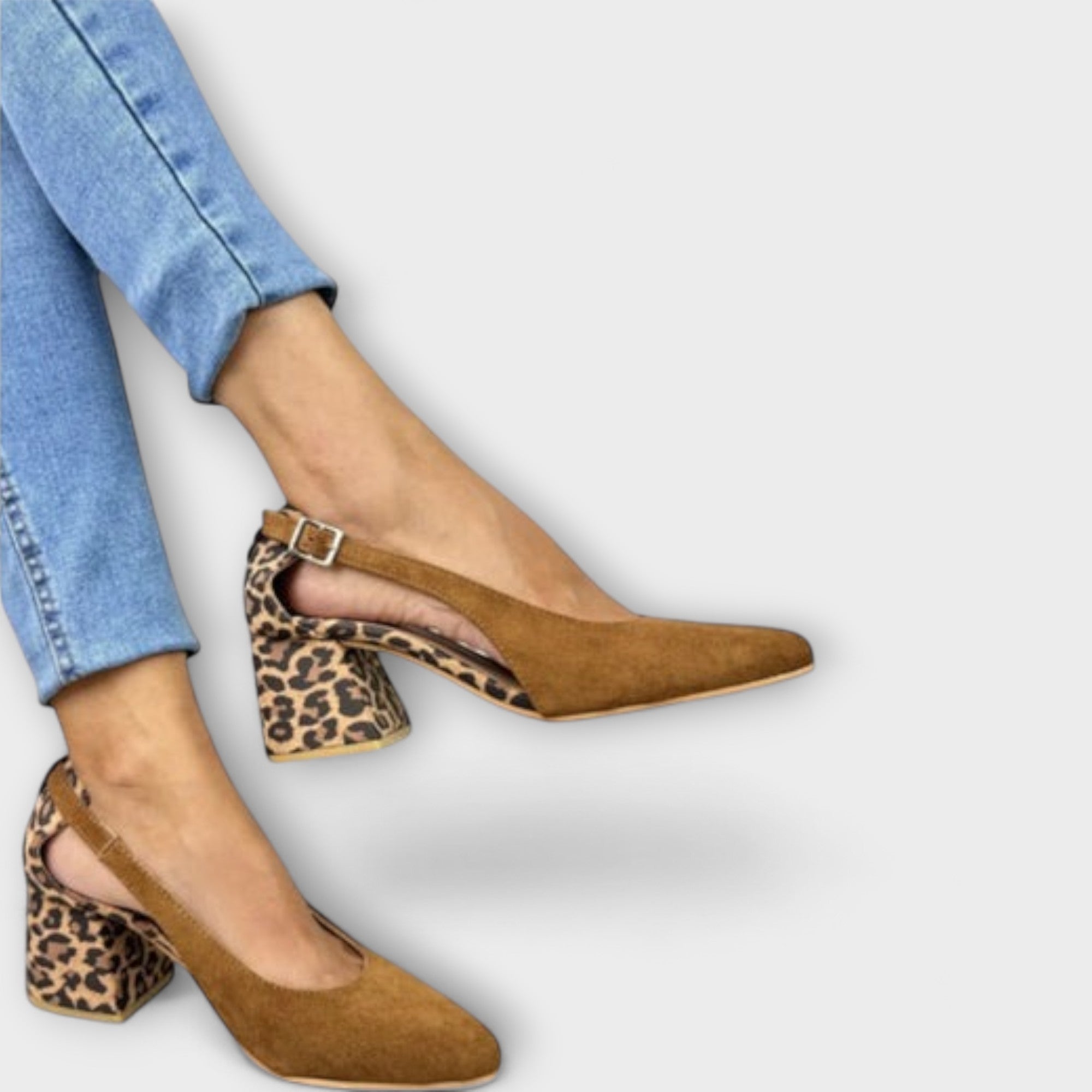 Ronja - Lysebrune pumps med leopardhæler