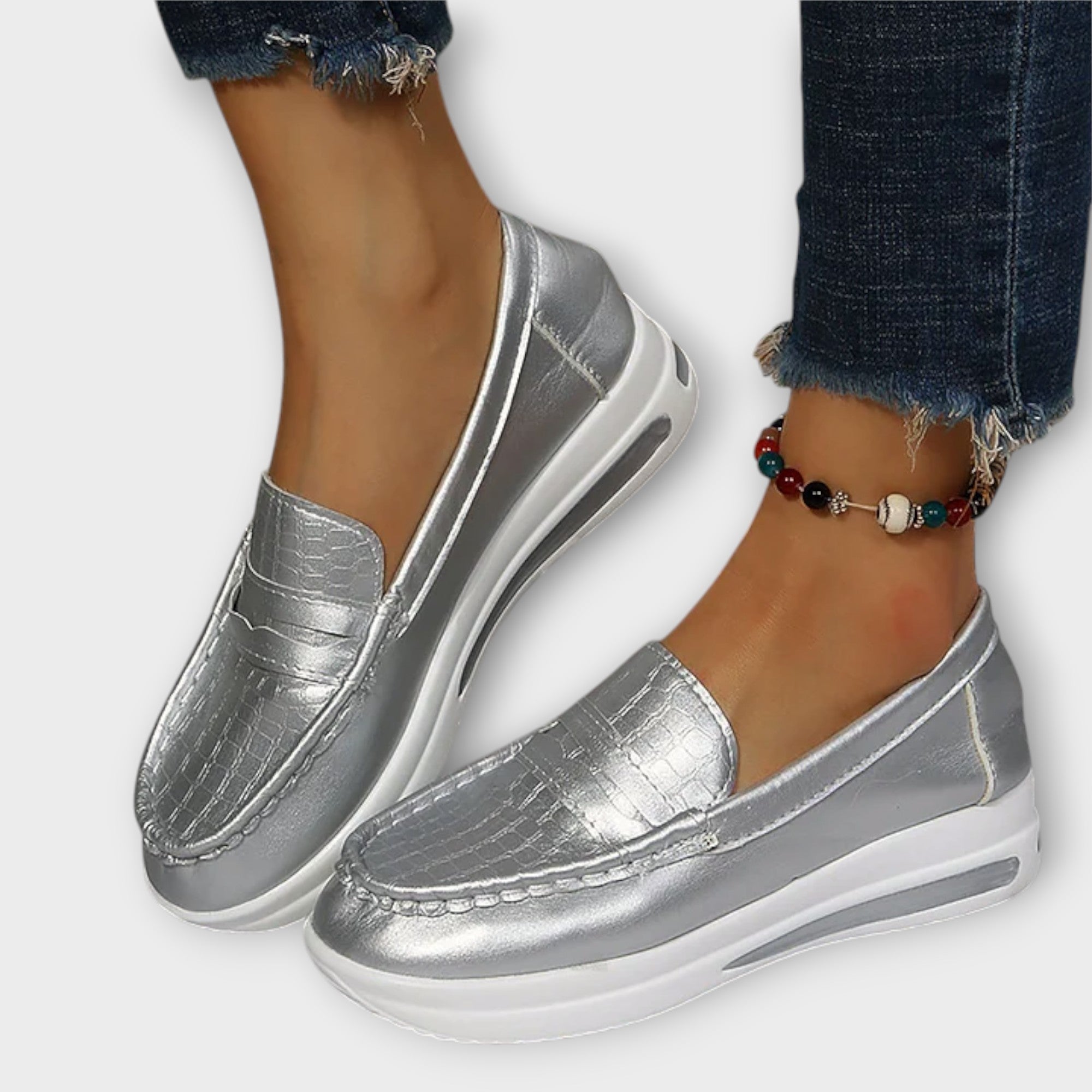 Julie - Gyldne lakkloafer