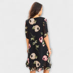 Helene - Svart chiffonkjole med blomstermønster