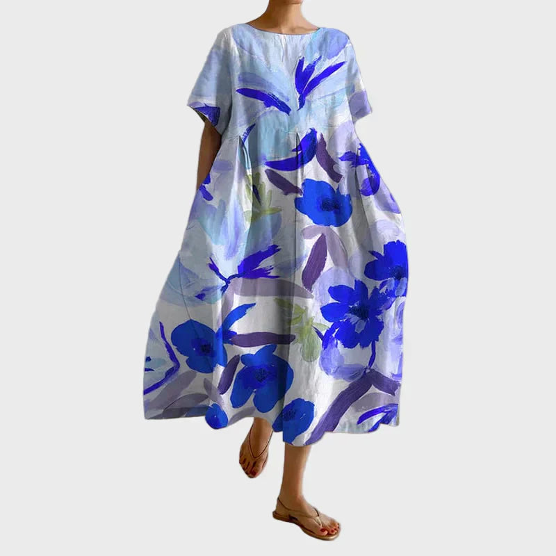 Solveig - Lys rosa kjole med valmuer
